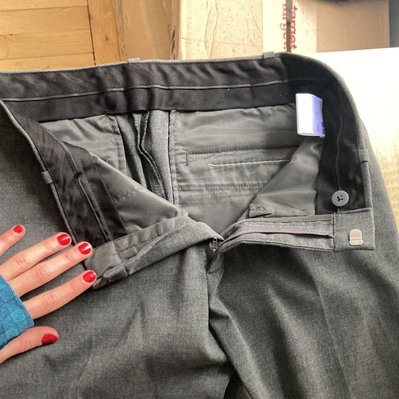 NWOT Uniqlo Grey Business Pants Size 2 - Picture 12 of 16